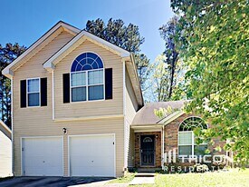 660 Escalade Dr in College Park, GA - Building Photo