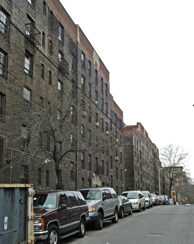 Dunbar Apartments in New York, NY - Foto de edificio - Building Photo