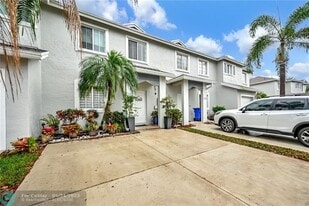 1432 SW 47th Ave in Deerfield Beach, FL - Building Photo