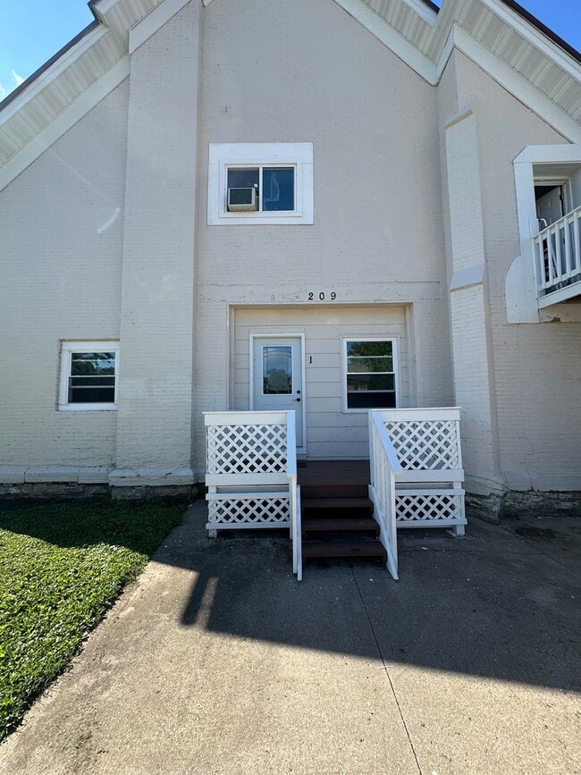 property at 209 W Main St