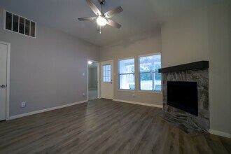 117 Harbour Town Cir in Montgomery, TX - Building Photo - Building Photo