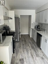 547 Dorchester Dr in Oshawa, ON - Building Photo - Building Photo