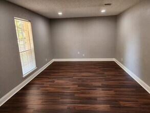 241 St Cloud Dr in Friendswood, TX - Building Photo - Building Photo