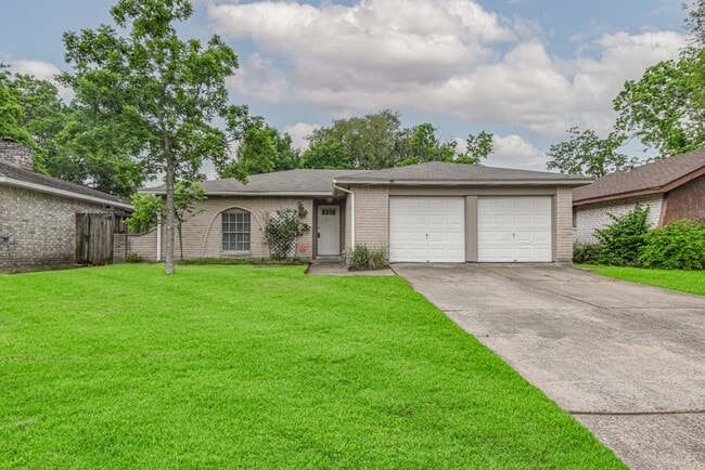 16618 Tibet Rd in Friendswood, TX - Building Photo - Building Photo