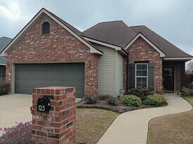 123 Boulder Dr in Lafayette, LA - Building Photo