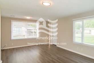 522 Capitol Pkwy Ct in Montgomery, AL - Foto de edificio - Building Photo