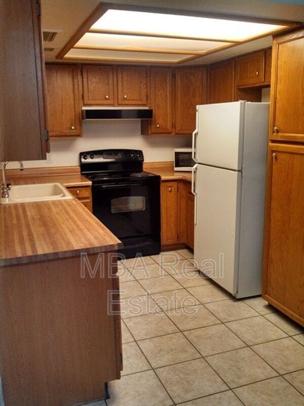 2211 E Forge Ave in Mesa, AZ - Building Photo - Building Photo