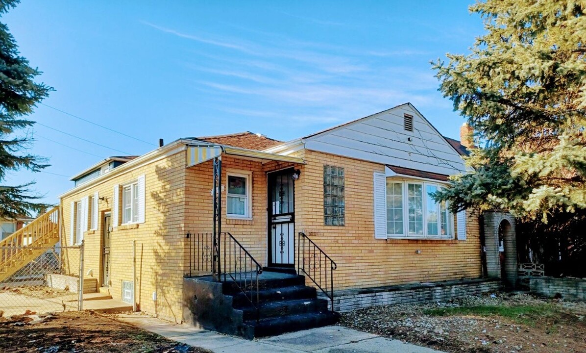 1944 Monroe Ln in Gary, IN - Foto de edificio