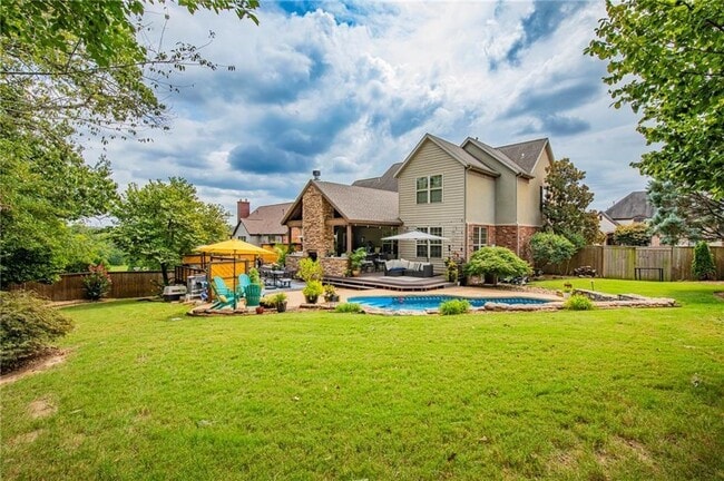 1706 NW Autumn Ave in Bentonville, AR - Building Photo - Building Photo