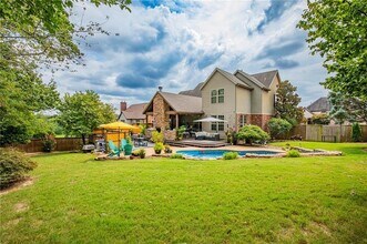 1706 NW Autumn Ave in Bentonville, AR - Building Photo - Building Photo