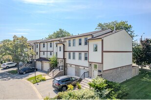 7340 Copenhagen Rd in Mississauga, ON - Building Photo