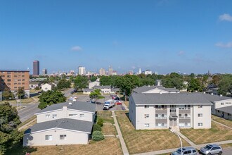 481 Clinton St in Buffalo, NY - Building Photo - Building Photo
