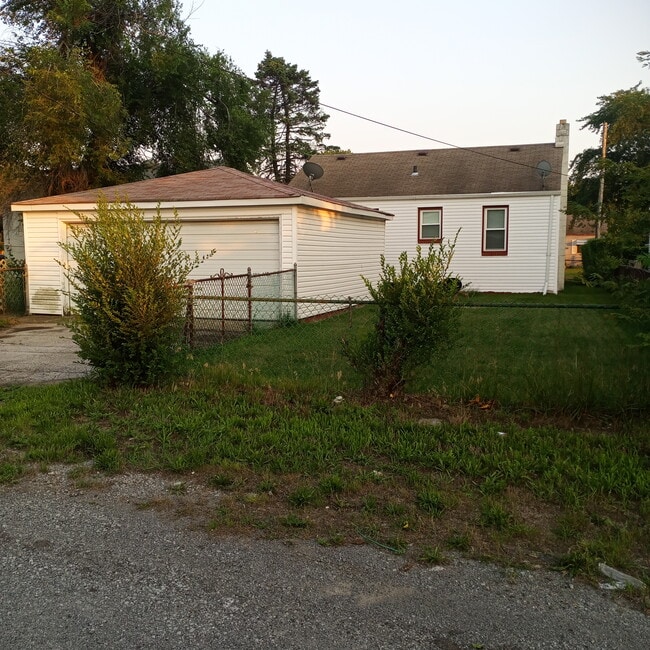 2944 W 12th Ave in Gary, IN - Building Photo - Building Photo