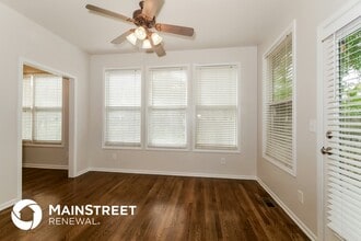 1411 Russell Road in Pleasant Hill, MO - Foto de edificio - Building Photo