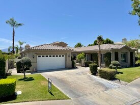 25 Buckingham Way in Rancho Mirage, CA - Building Photo