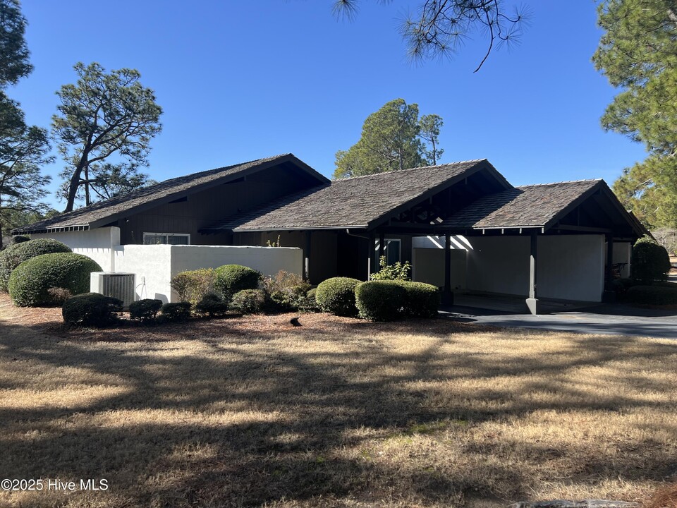 270 McKenzie Rd W in Pinehurst, NC - Building Photo