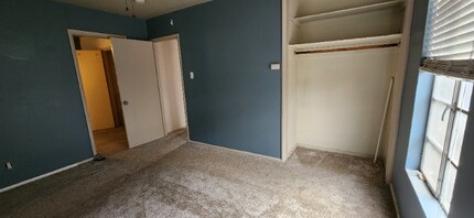 104 Jones St in Bakersfield, CA - Building Photo - Building Photo