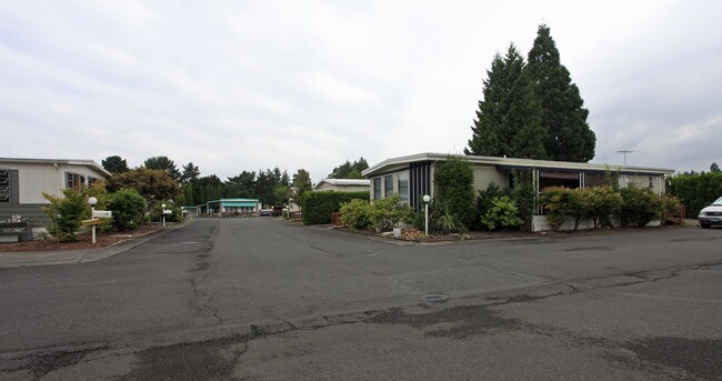 Suburban Mobile Estates in Gresham, OR - Building Photo - Building Photo