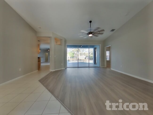 4903 Cedar Oak Way in Sarasota, FL - Building Photo - Building Photo