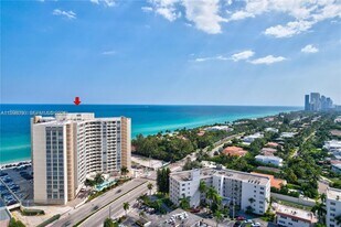 3180 S Ocean Dr in Hallandale Beach, FL - Building Photo