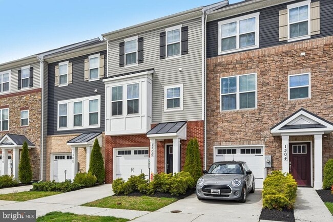 property at 1306 Hawk Hollow Dr