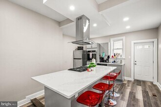 930 N 30th St in Philadelphia, PA - Building Photo - Building Photo