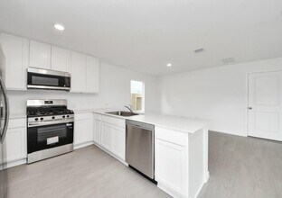 13338 Rayhill Dr in Conroe, TX - Foto de edificio - Building Photo