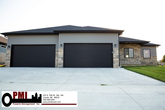 465 Half Moon Dr in Lincoln, NE - Building Photo - Building Photo