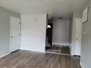 130 Elm St in East Bank, WV - Building Photo - Building Photo