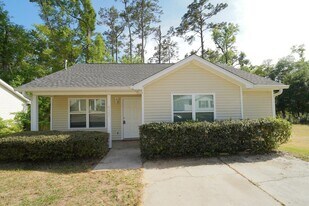 933 Ashburn Dr in Tallahassee, FL - Building Photo