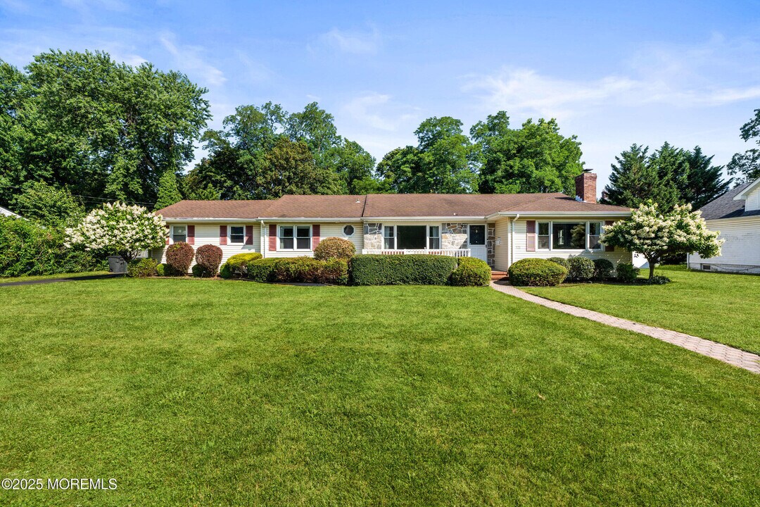 523 Westwood Ave in Long Branch, NJ - Building Photo