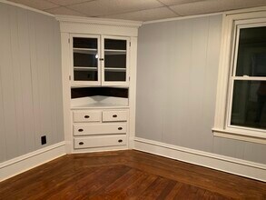 207 Eastern Ave-Unit -2 in Fall River, MA - Foto de edificio - Building Photo