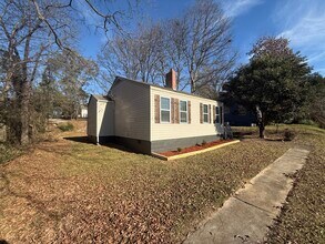 6633 Millard Fuller Rd in Fairfield, AL - Building Photo - Building Photo