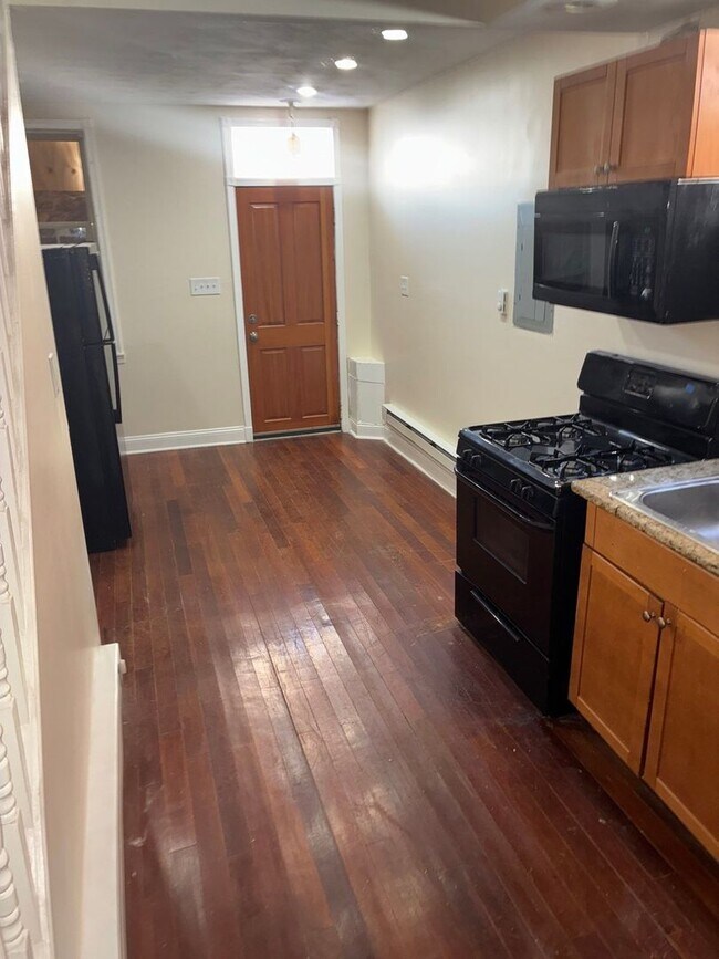 513 Callender St in Baltimore, MD - Building Photo - Building Photo