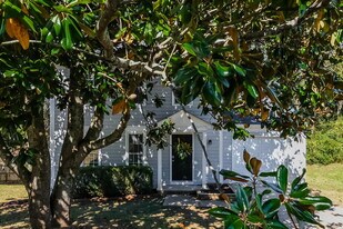 895 Highland Terrace NE in Marietta, GA - Building Photo