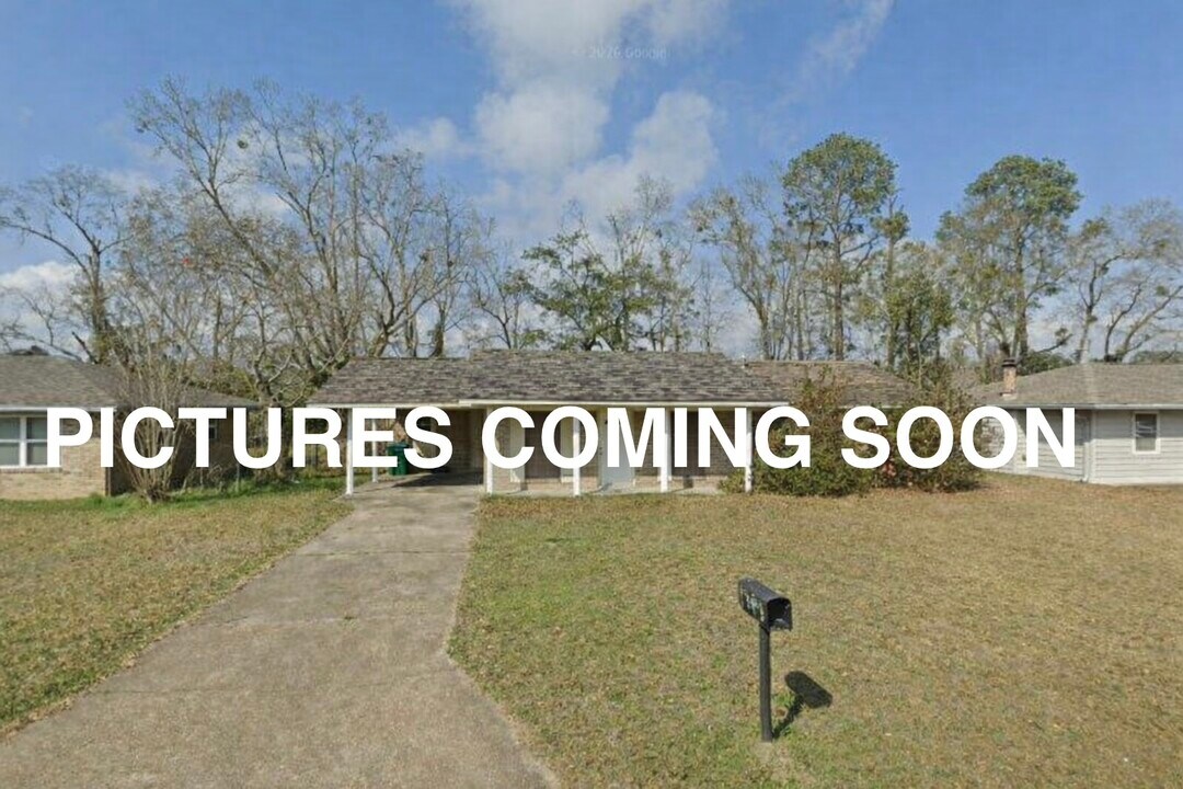 144 Ben Dr in Gulfport, MS - Building Photo