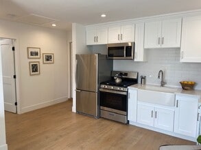 3479 W 67th St, Unit 3479 12 in Los Angeles, CA - Building Photo - Building Photo