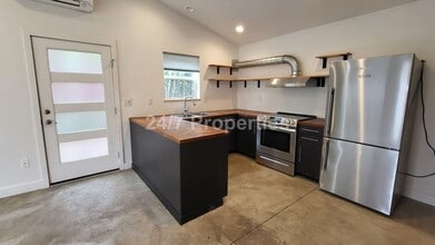 9415 N Fairhaven Ave in Portland, OR - Building Photo - Building Photo