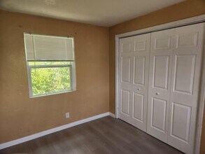 134 W 24th St in Riviera Beach, FL - Building Photo - Building Photo