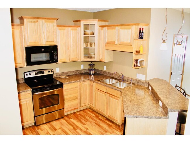 3427 Cherry Ln in Woodbury, MN - Building Photo - Building Photo