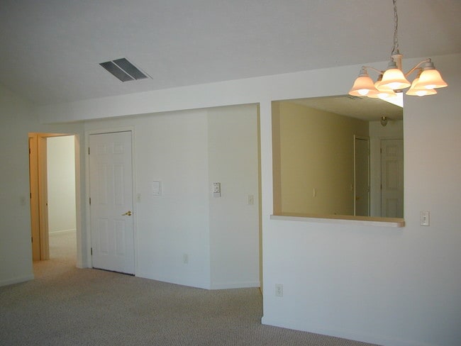 Country Manor Apartments photo'