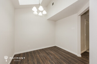105 Caprock Dr in Arlington, TX - Foto de edificio - Building Photo