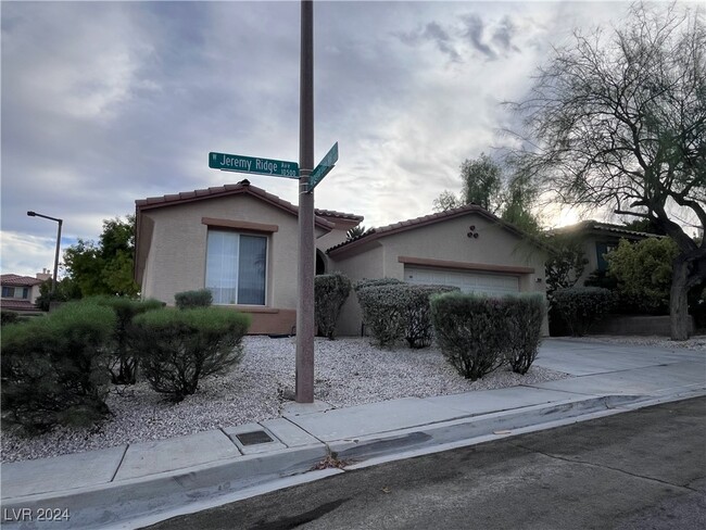 10501 Jeremy Ridge Ave in Las Vegas, NV - Foto de edificio - Building Photo