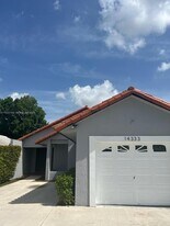 14333 SW 102nd St in Miami, FL - Building Photo