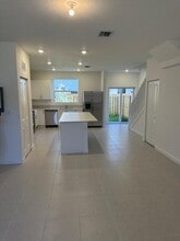 1154 SE 2nd St in Florida City, FL - Building Photo - Building Photo