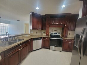 1505 Harbour Side Dr in Weston, FL - Building Photo - Building Photo