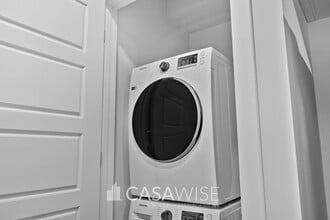 8023 Cedric Mah Rd in Edmonton, AB - Building Photo - Building Photo