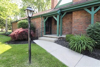 4554 Sandringham Dr in Columbus, OH - Building Photo - Building Photo