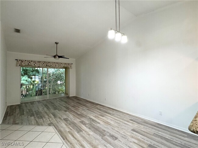 1225 Sarah Jean Cir in Naples, FL - Building Photo - Building Photo