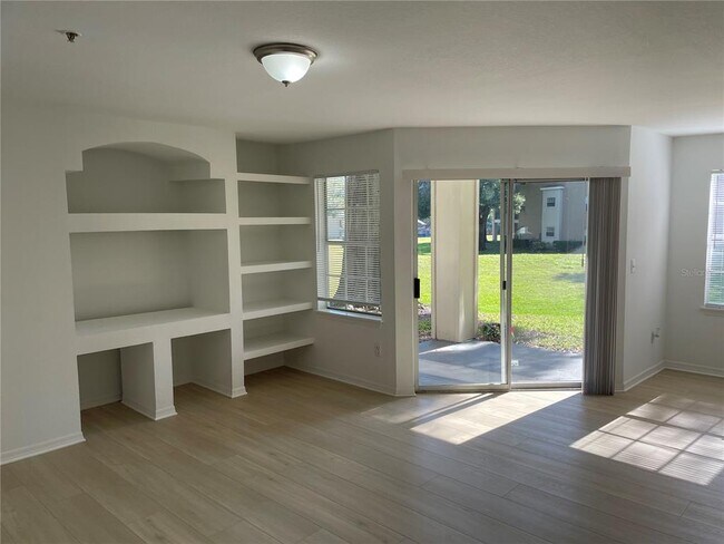 7350 Westpointe Blvd in Orlando, FL - Building Photo - Building Photo